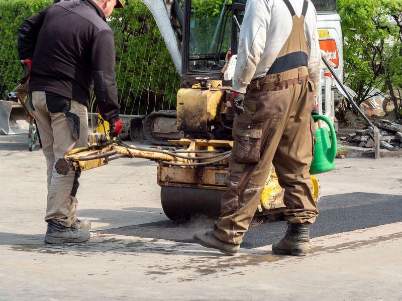 Asphalt paving and sealcoating job near Ely, IA