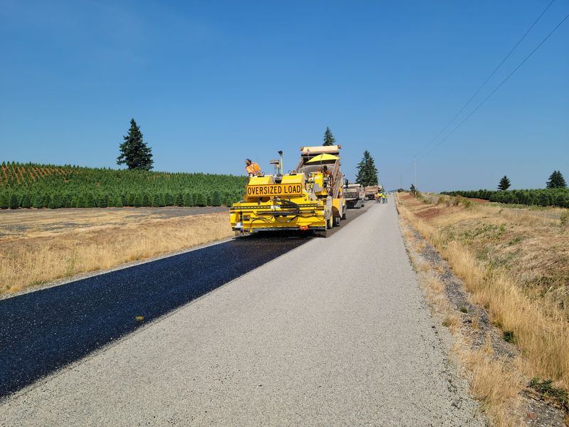Asphalt paving and sealcoating job near Hiawatha, IA